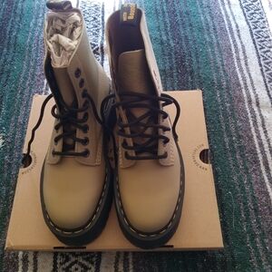 Dr. Martens Max Platform Boots Olive Sz 8 Brand New